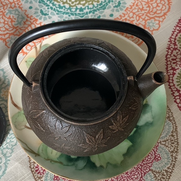 Japanese Tetsubin Cast Iron Teapot 20oz - Picture 3 of 12